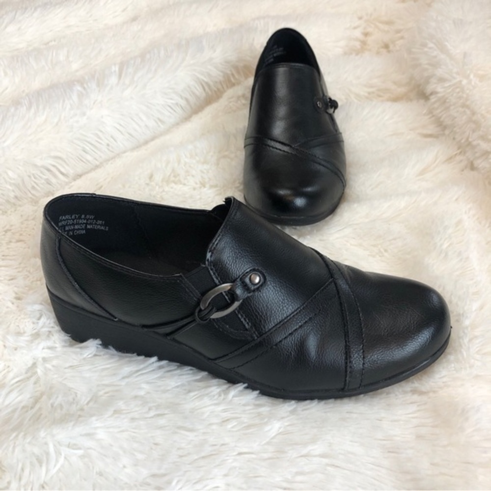 BareTraps Leather Farley Slip On Casual Black Shoes w/ Decorative Buckle, 8.5W